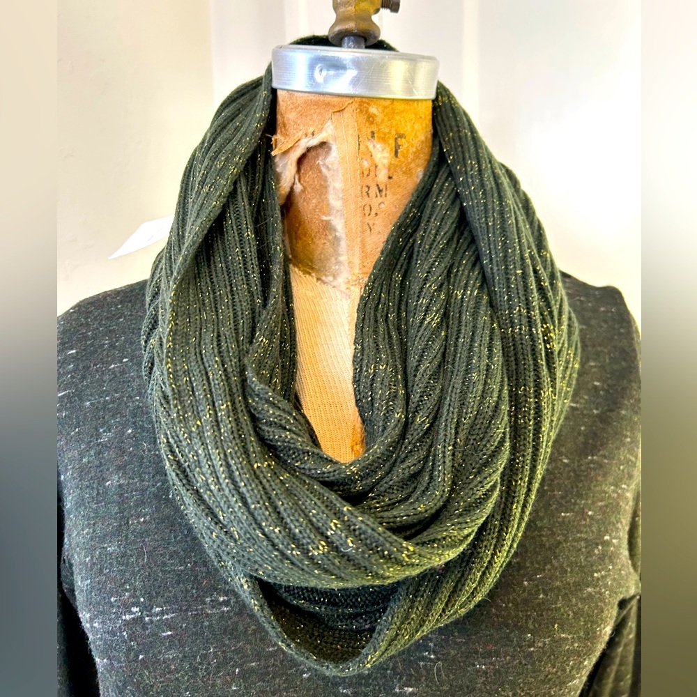 New, never worn deep olive green ribbed knit scarf with bronze lurex.